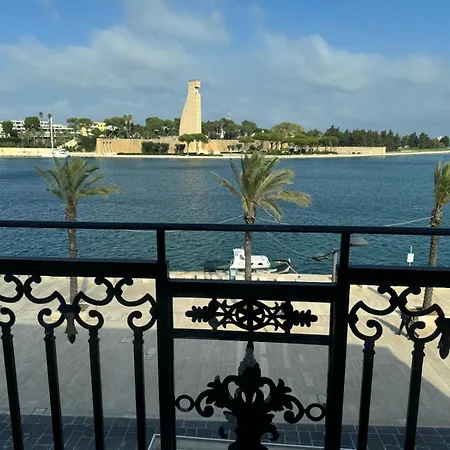 Regina Del Porto Brindisi