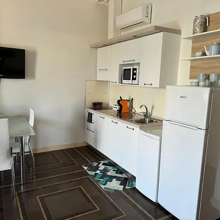 Regina Del Porto Apartment