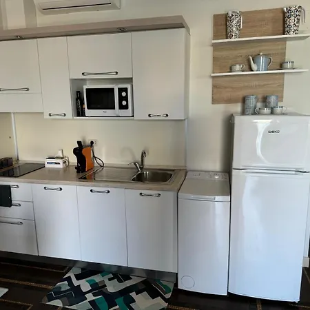 Regina Del Porto Apartment *